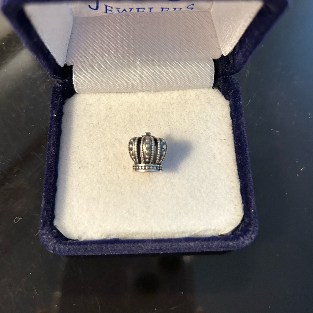 Pandora crown charm